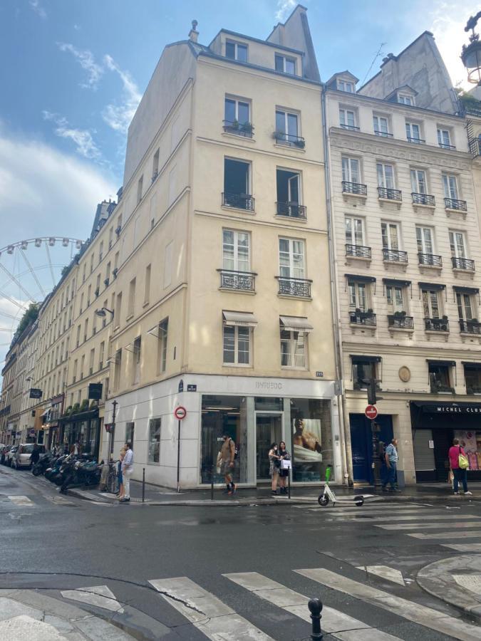 Appartement Pied A Terre Saint Honore Parijs